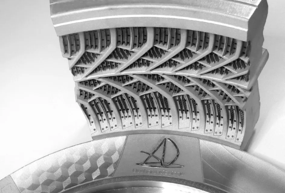 EDM Machine Tool for Pattern Processing of Car Tire Mold