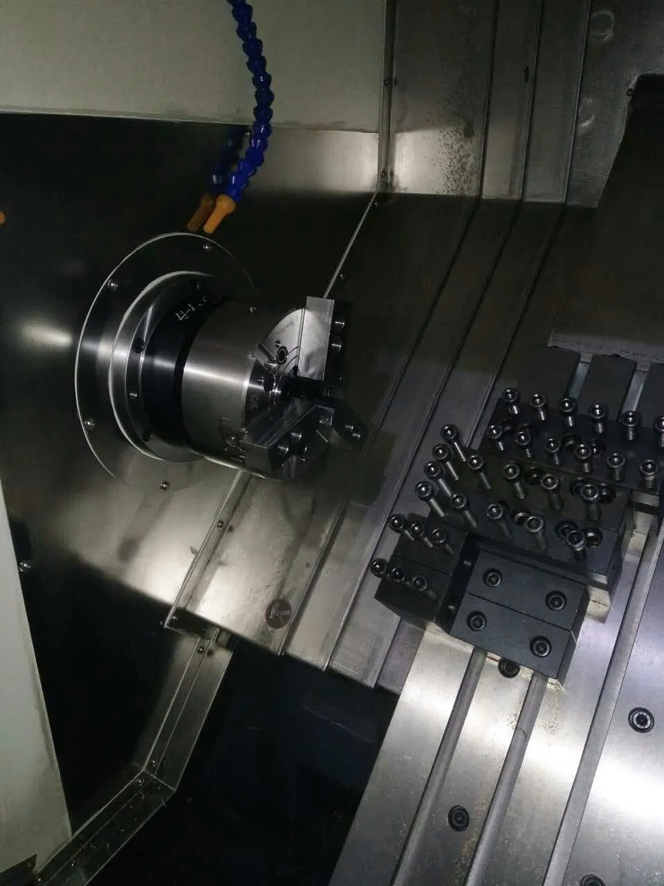 Fast Speed High Efficiency CNC Turning Machine, CNC Mini Lathe Machine (E35)