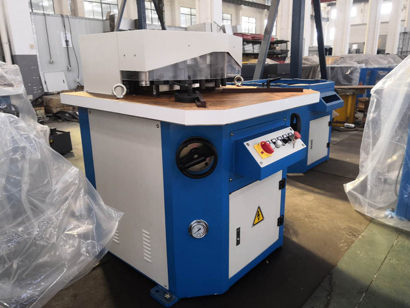 Hydraulic Notching Machine Factory Direct Sales at Factory Price 6X250 mm