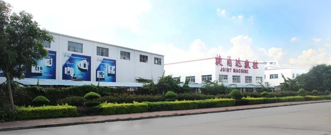 Metal Engine Horizontal Engine Lathe Machine C6132 with 350mm Swing Diameter Over Bed